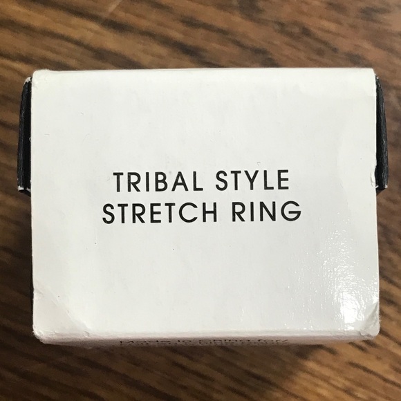 NWT Avon Tribal Style Stretch Ring Silvertone - Picture 7 of 8